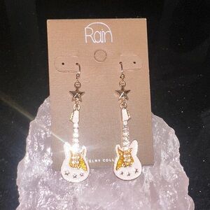 Bling Jewelry glittery “Rain” White and gold Guitar Drop Earrings NWT